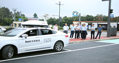 四川省經信廳副廳長皮亦鳴蒞臨華體科技考察5G智慧燈桿發展情況